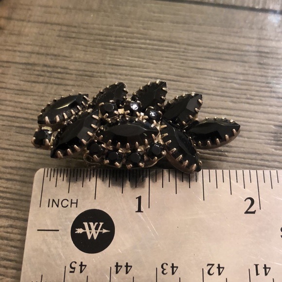 Vintage Black Glass Rhinestone Cluster Clip Earrings - Picture 14 of 15